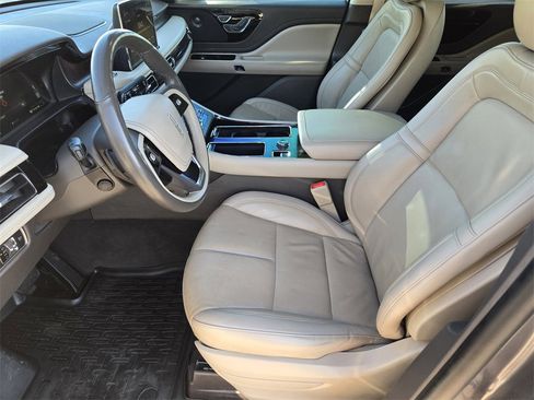 Used 2022 Lincoln Aviator Reserve w/ Elements Package Plus image 11