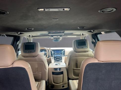 Used 2019 Cadillac Escalade Platinum AWD/4WD image 38
