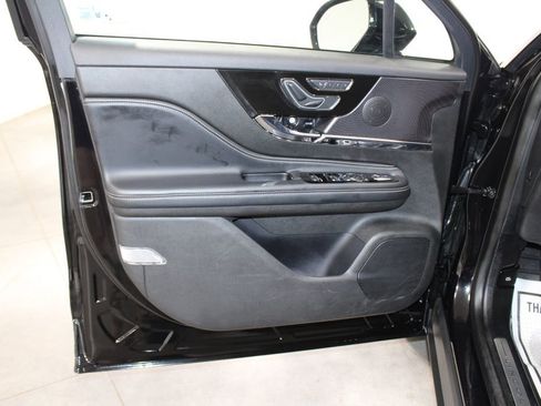 Used 2024 Lincoln Corsair Reserve image 24