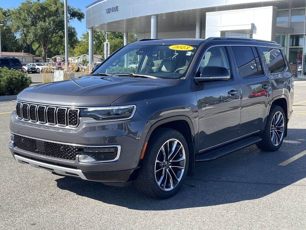 Used 2023 Jeep Wagoneer Series II w/ Premium Group I AWD/4WD image 3