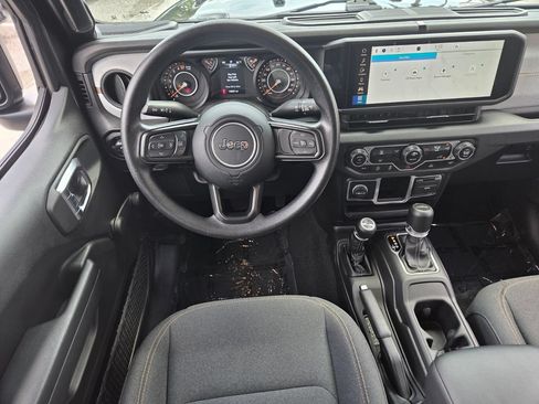 Used 2024 Jeep Gladiator Sport AWD/4WD image 12