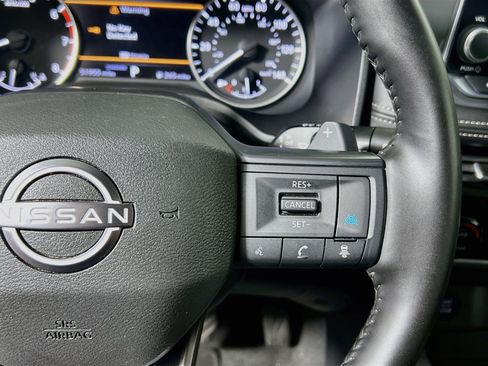 Used 2025 Nissan Rogue SV FWD image 19