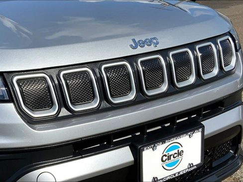 Certified 2022 Jeep Compass Latitude w/ Convenience Group image 28