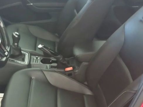 Used 2018 Volkswagen Golf SE image 5