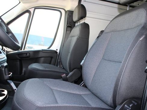 New 2025 RAM ProMaster 2500 w/ Convenience Group FWD image 38