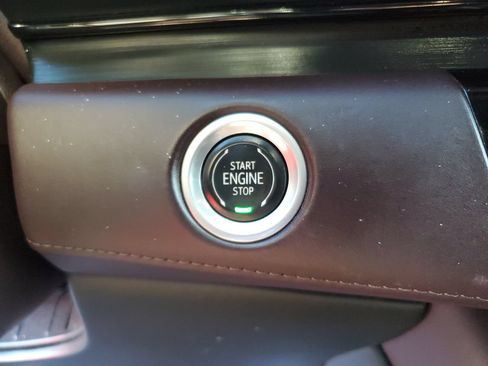 Used 2021 Cadillac Escalade ESV Sport Platinum RWD image 25
