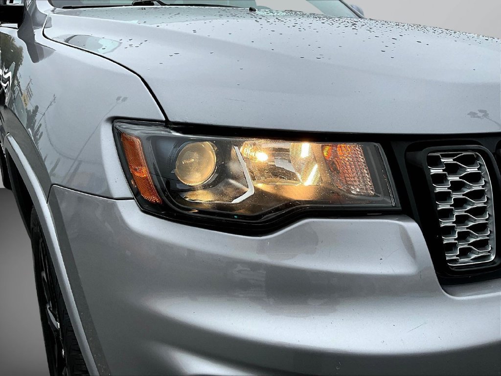 Used 2020 Jeep Grand Cherokee Altitude AWD/4WD image 32
