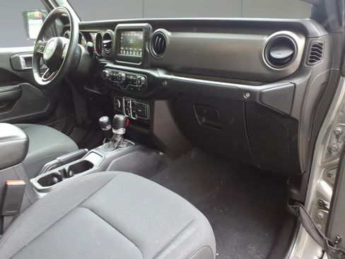 Used 2022 Jeep Gladiator Sport AWD/4WD image 7