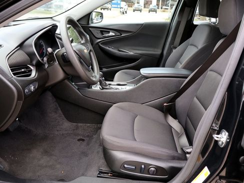Used 2025 Chevrolet Malibu LT FWD image 17