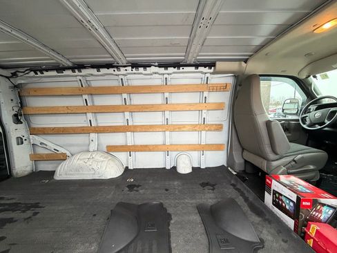 Used 2019 GMC Savana 2500 w/ Driver Convenience Package RWD image 22