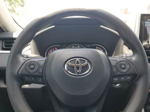 Certified 2025 Toyota RAV4 XLE FWD image 23