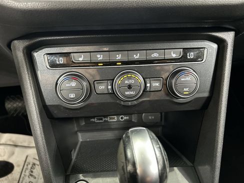 Used 2019 Volkswagen Tiguan SE w/ Panoramic Sunroof Package AWD/4WD image 16