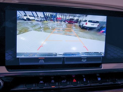 Used 2024 GMC Sierra 1500 Elevation image 25