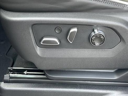 New 2026 GMC Yukon XL AT4 Ultimate AWD/4WD image 29