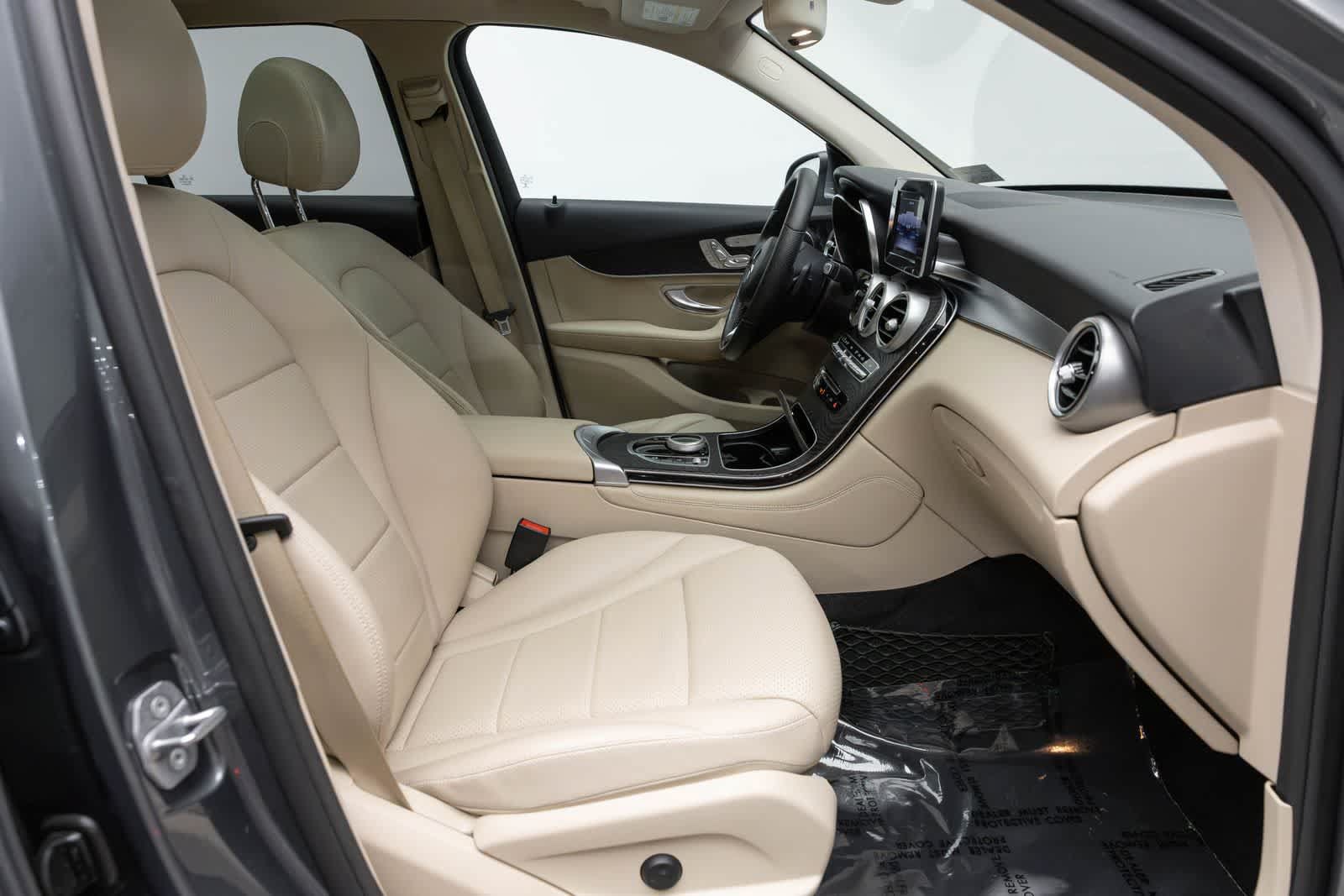 Used 2018 Mercedes-Benz GLC 300 4MATIC image 9