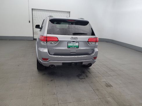 Used 2018 Jeep Grand Cherokee Overland AWD/4WD image 6
