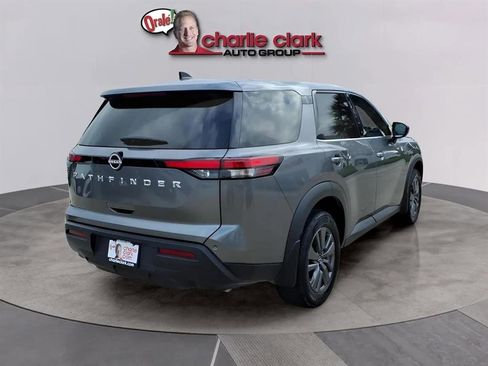 Used 2023 Nissan Pathfinder S image 5