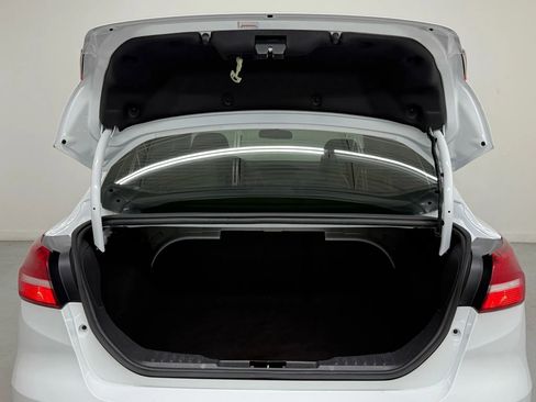 Used 2015 Ford Focus SE image 36