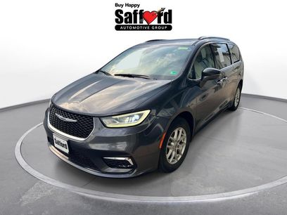 Used 2021 Chrysler Pacifica Touring-L w/ Uconnect Theater Family Group
