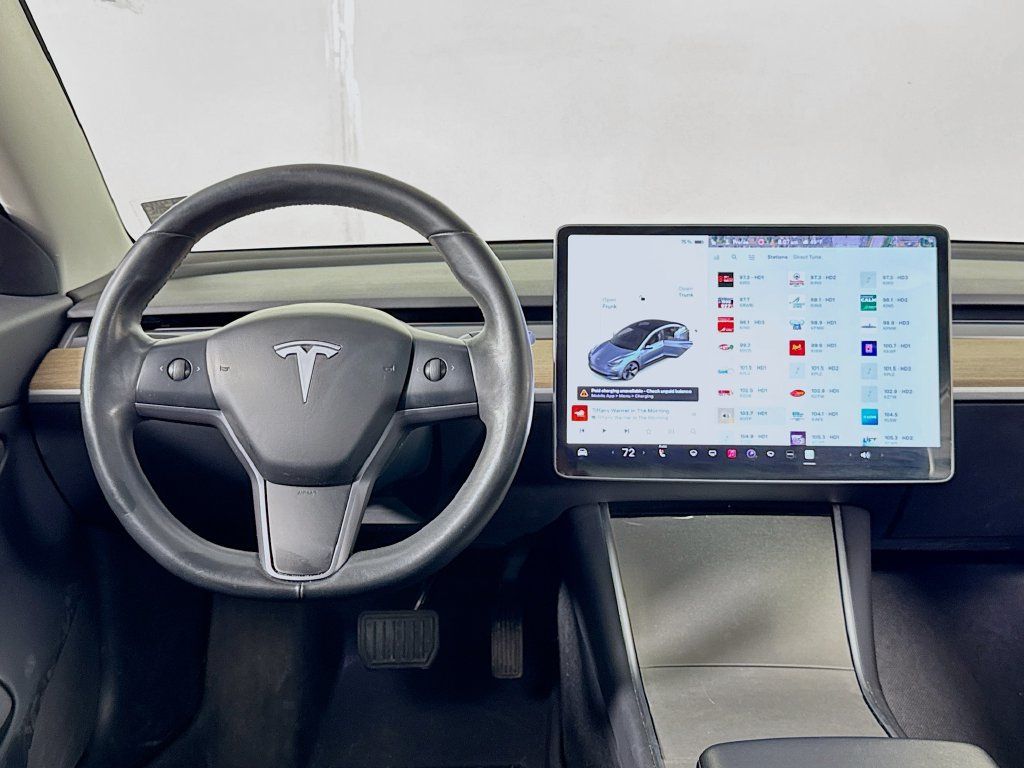 Used 2018 Tesla Model 3 Mid Range RWD image 13