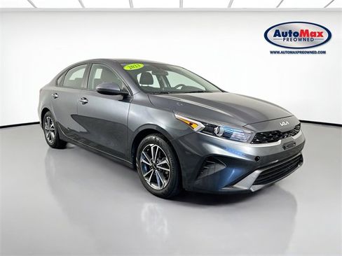 Used 2023 Kia Forte LXS image 1