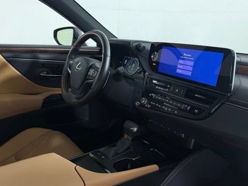 Used 2025 Lexus ES 300h w/ Technology Package FWD image 17