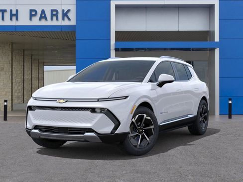 New 2025 Chevrolet Equinox EV LT image 6