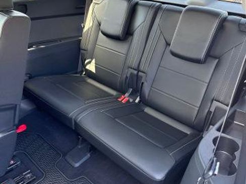 Used 2021 Volkswagen Atlas SE w/ Panoramic Sunroof Package AWD/4WD image 12
