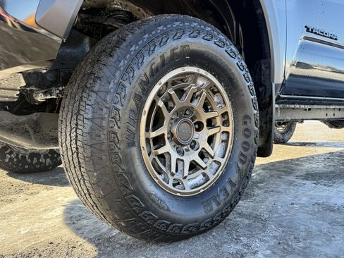 Used 2023 Toyota Tacoma 4x4 Double Cab image 10