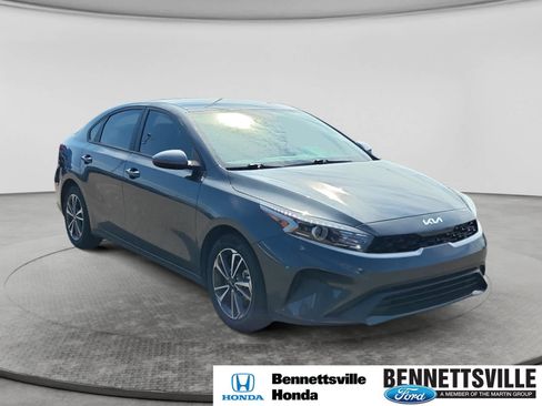 Used 2024 Kia Forte LXS FWD image 3