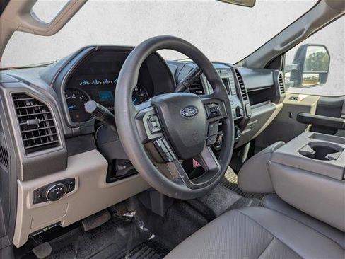 Used 2022 Ford F250 XL w/ Power Equipment Group image 11