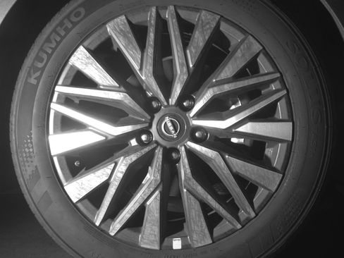 Used 2025 Nissan Altima 2.5 SV FWD image 13