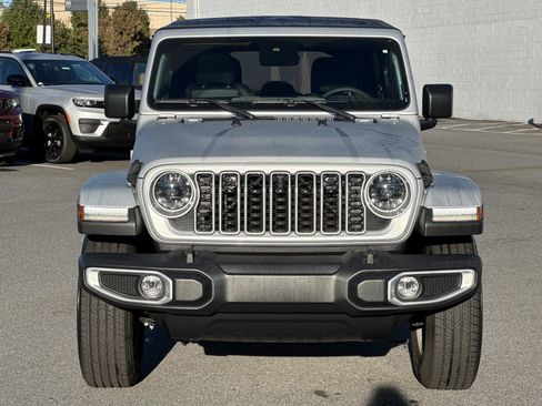 Used 2024 Jeep Wrangler Sahara w/ Technology Group image 2