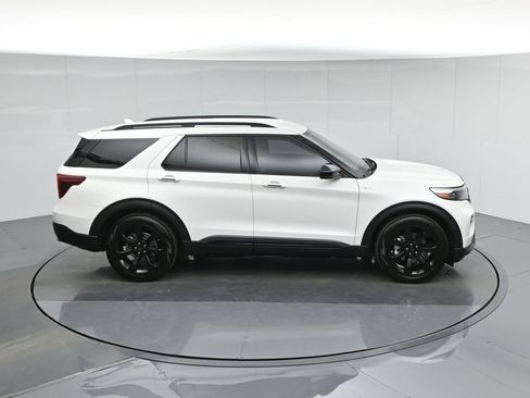 Certified 2023 Ford Explorer ST-Line w/ Class IV Trailer Tow Package image 35