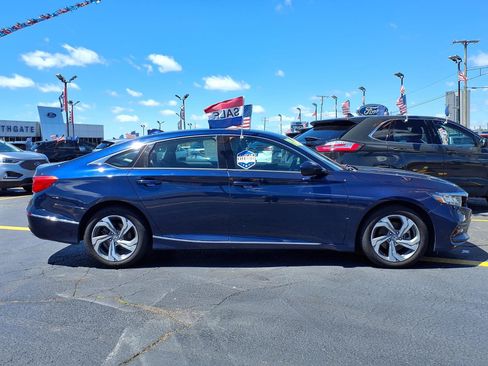 Used 2018 Honda Accord EX image 23
