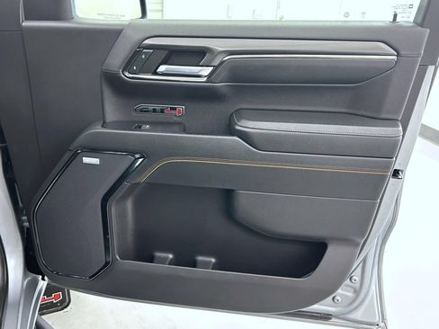 Used 2023 GMC Sierra 1500 AT4 w/ AT4 Premium Package AWD/4WD image 16