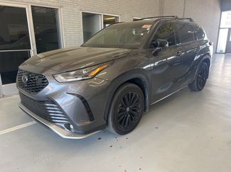 Used 2024 Toyota Highlander XSE video 1