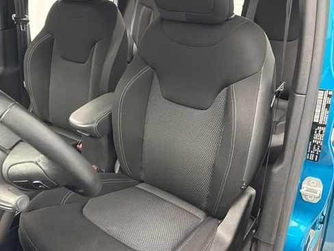 Used 2022 Jeep Renegade Altitude w/ Convenience Group image 10