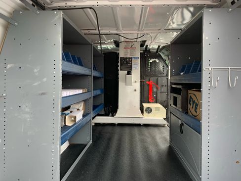 Used 2013 Ford E-350 and Econoline 350 Super Duty image 34