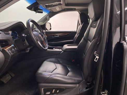 Used 2019 Cadillac Escalade Luxury image 14