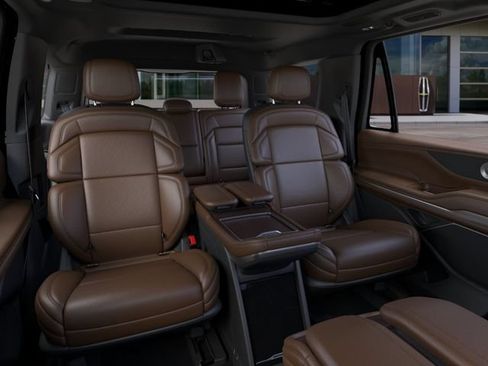 New 2026 Lincoln Navigator Reserve AWD/4WD image 11