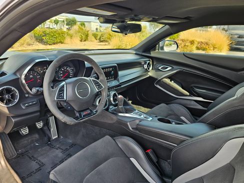 Used 2018 Chevrolet Camaro SS RWD image 19