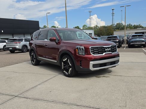 Certified 2024 Kia Telluride S AWD/4WD image 2