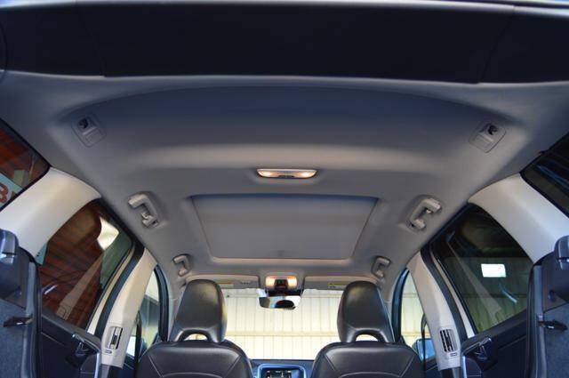 Used 2015 Volvo XC60 T5 Premier w/ Proximity Package FWD image 44
