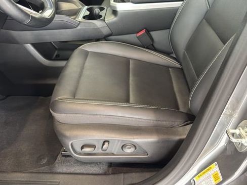 Used 2026 GMC Terrain Elevation w/ Elevation Premium Package AWD/4WD image 8