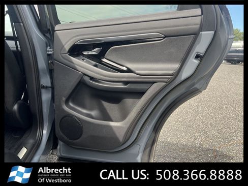 Used 2023 Land Rover Range Rover Evoque R-Dynamic SE image 19