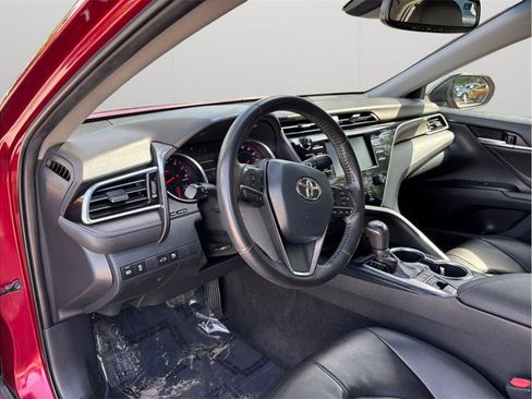 Used 2018 Toyota Camry XSE FWD image 6