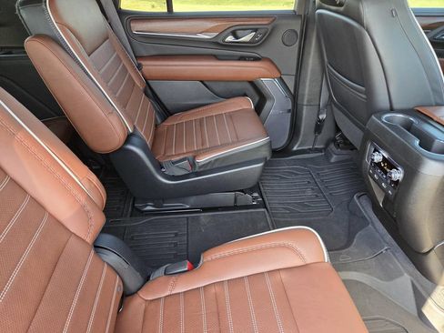 Used 2023 GMC Yukon Denali Ultimate w/ LPO, Floor Liner Package AWD/4WD image 30