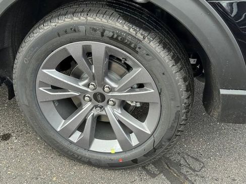 New 2026 Ford Explorer Active w/ Active Comfort Package image 11