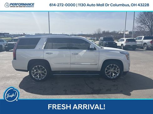 Used 2020 Cadillac Escalade Premium Luxury image 3
